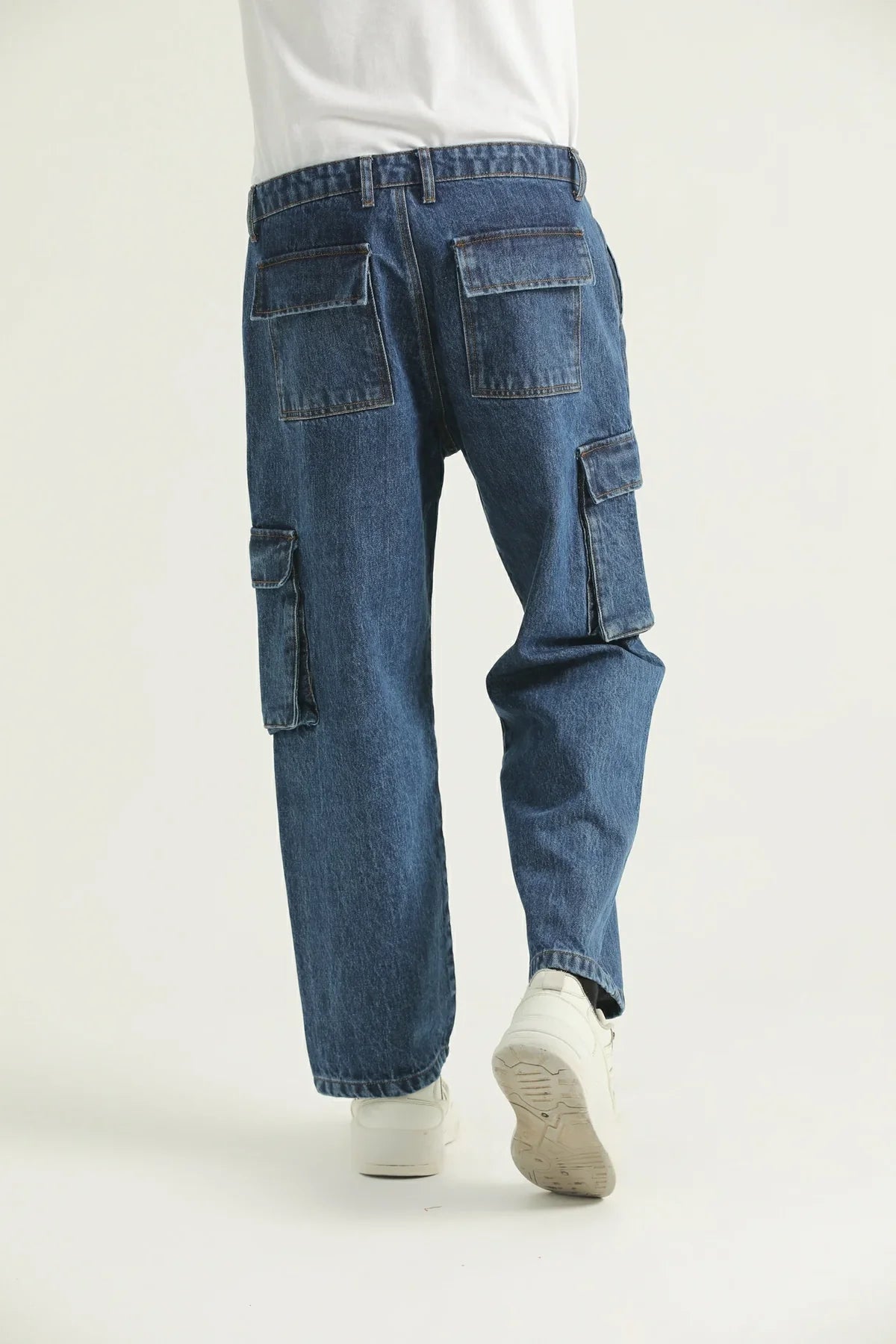 Loose Fit Cargo Jeans